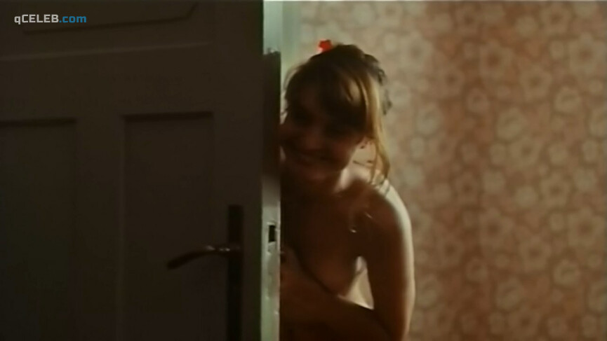 10. Sabrina Paravicini nude, Stella Vordemann nude – The Sandman (1993)