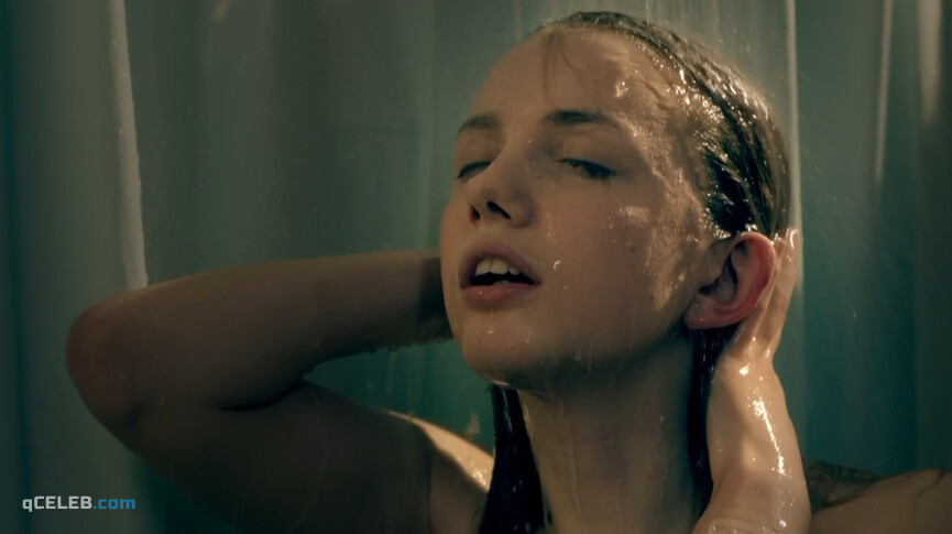 2. Hannah Murray sexy – Skins s07e03 (2013)