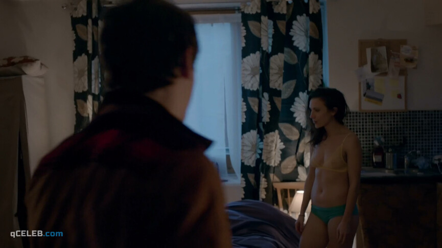 7. Esther Smith sexy – Skins s07e05 (2013)