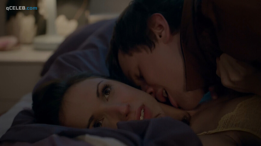 8. Esther Smith sexy – Skins s07e05 (2013)