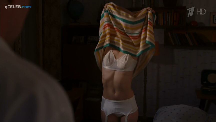 2. Zoya Berber sexy, Nadezhda Ancipovich sexy – Fartsa s01e01, e06 (2015)