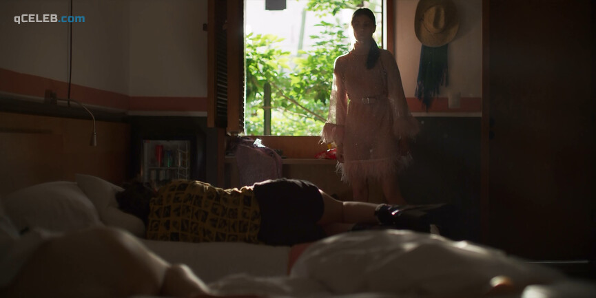 2. Tessa Ia sexy – Unstoppable s01e03 (2020)