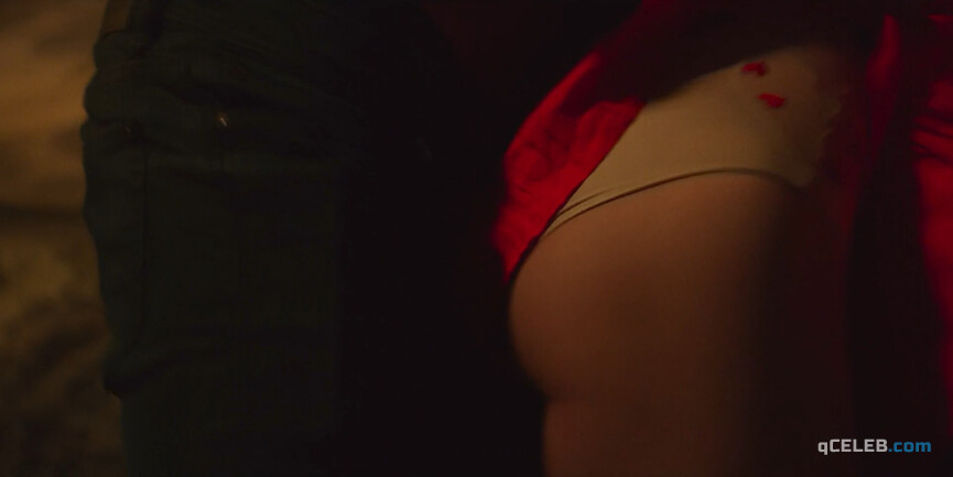 7. Tessa Ia sexy – Unstoppable s01e03 (2020)