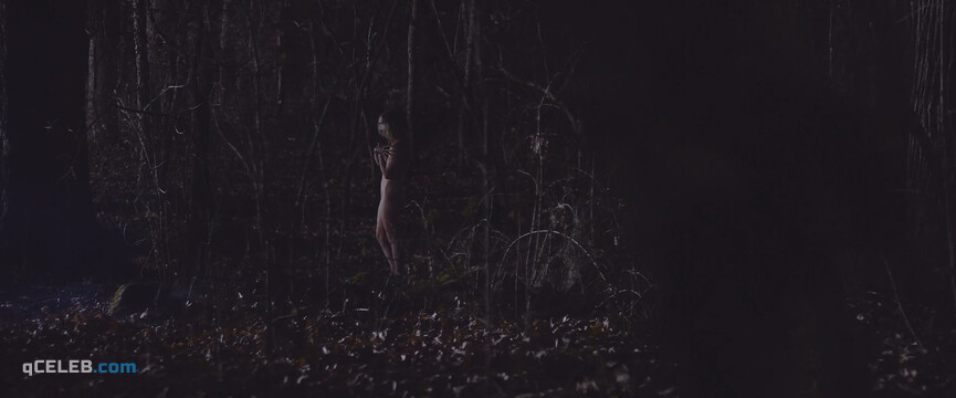 3. Shenae Grimes nude – The Rake (2018)