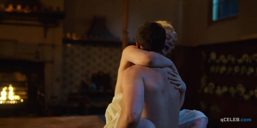 2. Elle Fanning nude – The Great s02e01 (2021)