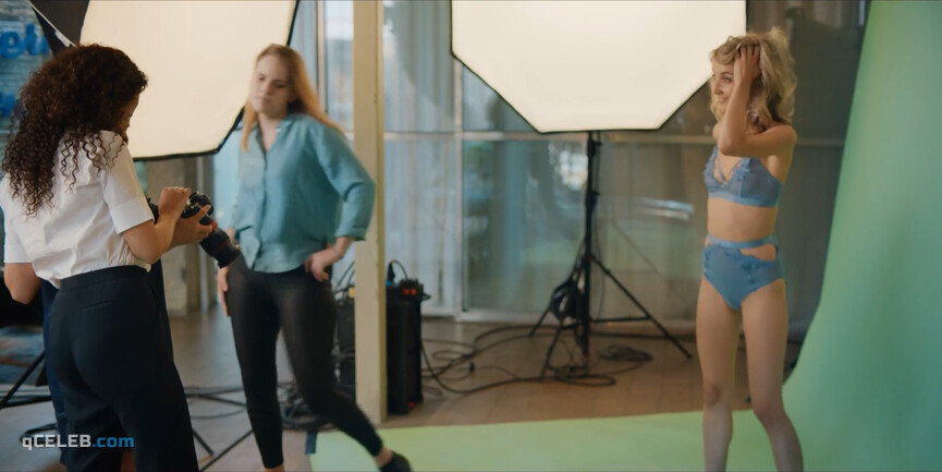 3. Isis Cabolet nude – Women of the Night s01e02 (2019)