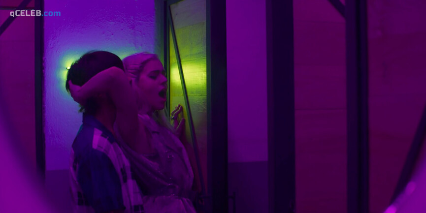 7. Lucia Uribe nude, Tessa Ia sexy – Unstoppable s01e02 (2020)