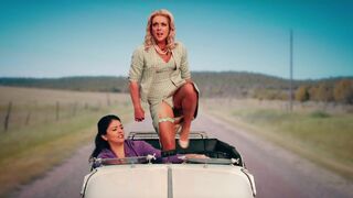 Jane Krakowski sexy – Schmigadoon! s01e05 (2021)