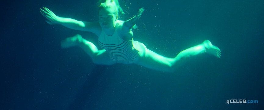 13. Elle Fanning sexy – All the Bright Places (2020)