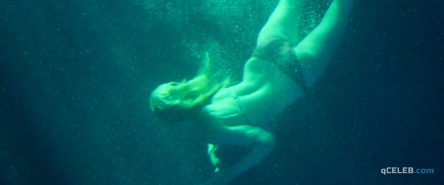 6. Elle Fanning sexy – All the Bright Places (2020)