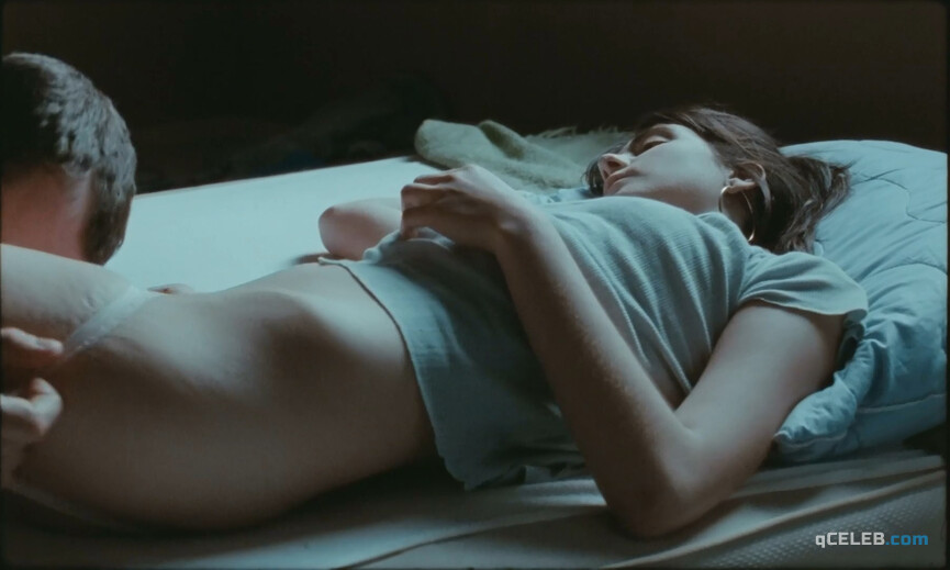 1. Victoria Carmen Sonne sexy – Winter Brothers (2017)