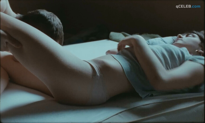 5. Victoria Carmen Sonne sexy – Winter Brothers (2017)