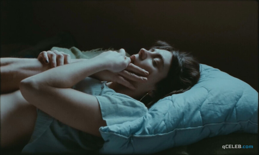 7. Victoria Carmen Sonne sexy – Winter Brothers (2017)