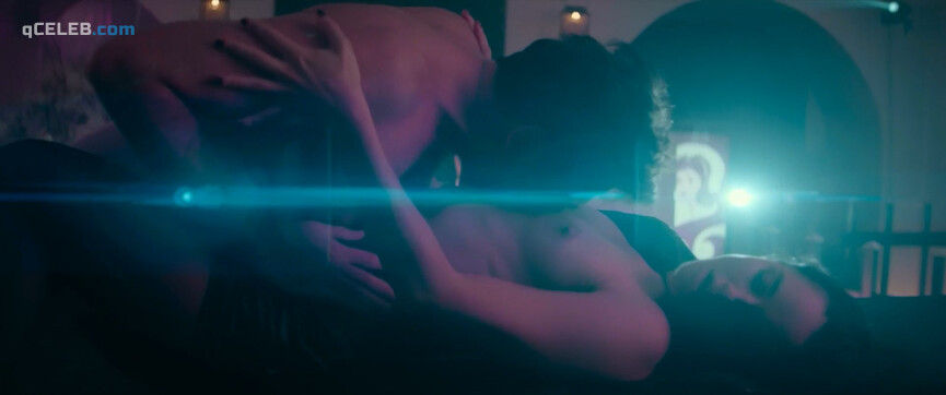 1. Matilde Gioli nude, Mariela Garriga sexy – Golden Men (2019)