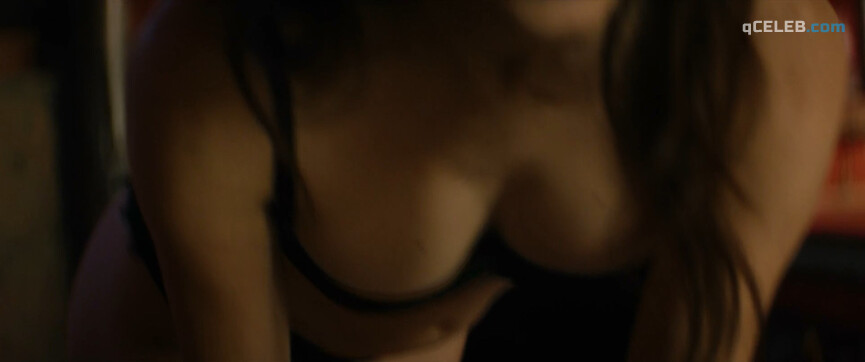 13. Matilde Gioli nude, Mariela Garriga sexy – Golden Men (2019)