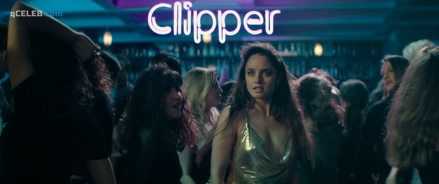3. Matilde Gioli nude, Mariela Garriga sexy – Golden Men (2019)