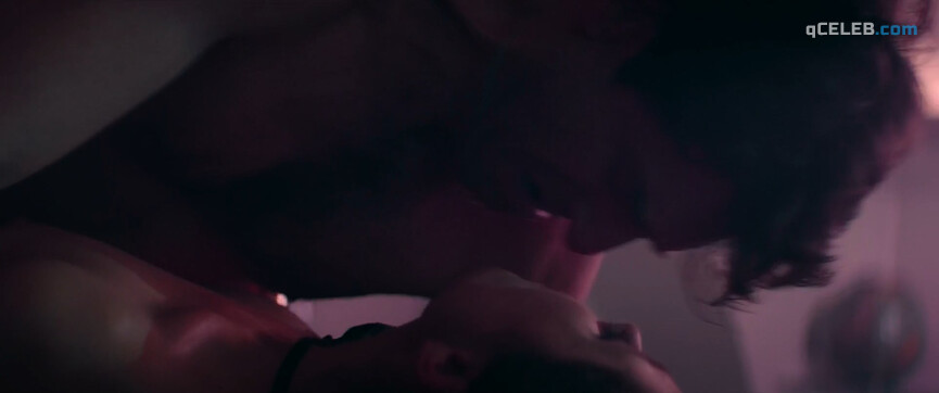 5. Matilde Gioli nude, Mariela Garriga sexy – Golden Men (2019)