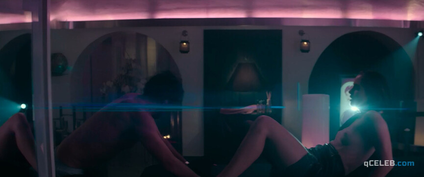 7. Matilde Gioli nude, Mariela Garriga sexy – Golden Men (2019)