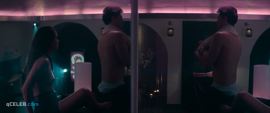 8. Matilde Gioli nude, Mariela Garriga sexy – Golden Men (2019)