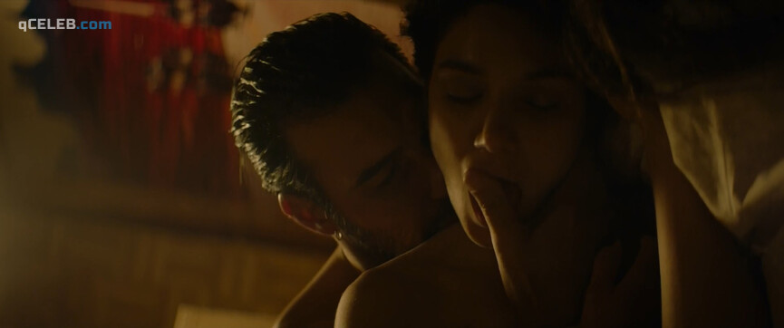 9. Matilde Gioli nude, Mariela Garriga sexy – Golden Men (2019)