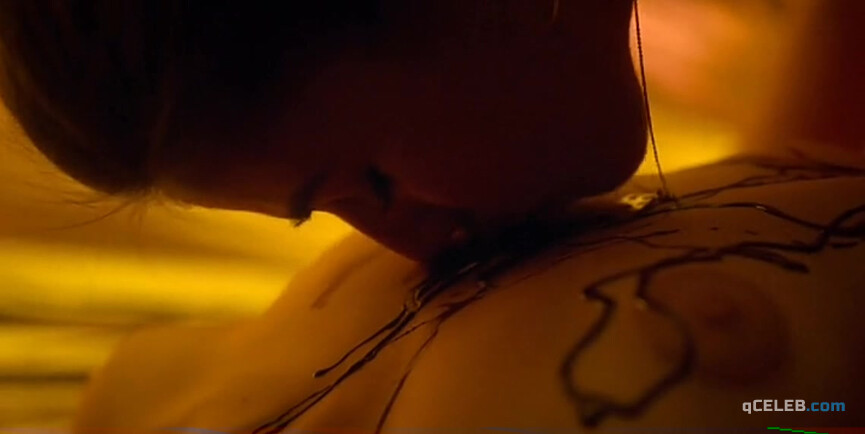 5. Martina Cariddi nude, Claudia Salas nude – Elite s04e05 (2021)