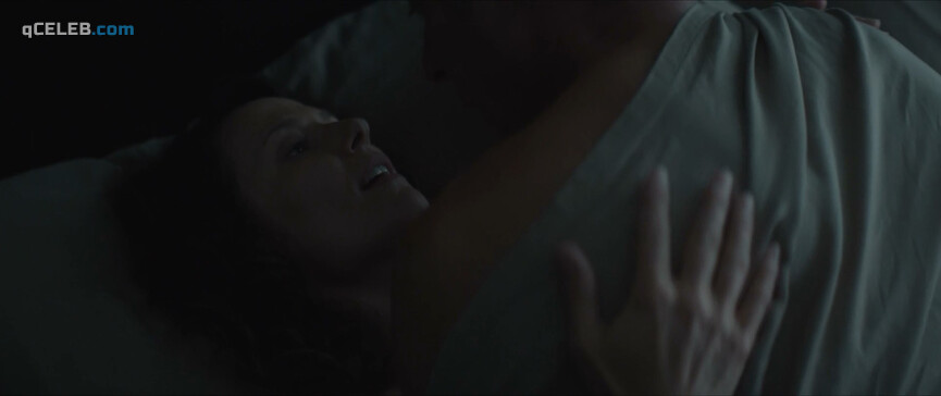 3. Jessica McNamee sexy, Jean Louisa Kelly sexy – The Neighbor (2018)