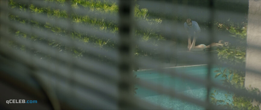 6. Jessica McNamee sexy, Jean Louisa Kelly sexy – The Neighbor (2018)