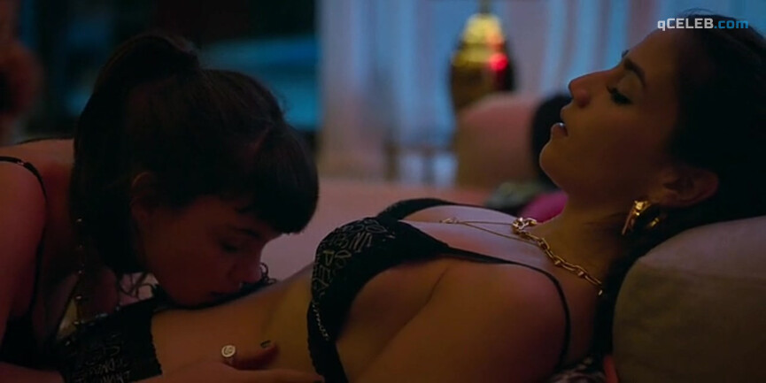 3. Martina Cariddi sexy, Claudia Salas sexy – Elite s04e03 (2021)