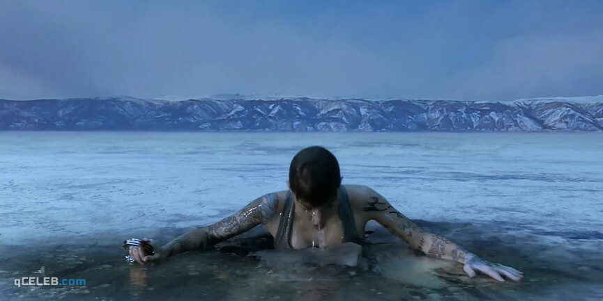 3. Ruby Rose sexy – Batwoman s01e01 (2019)
