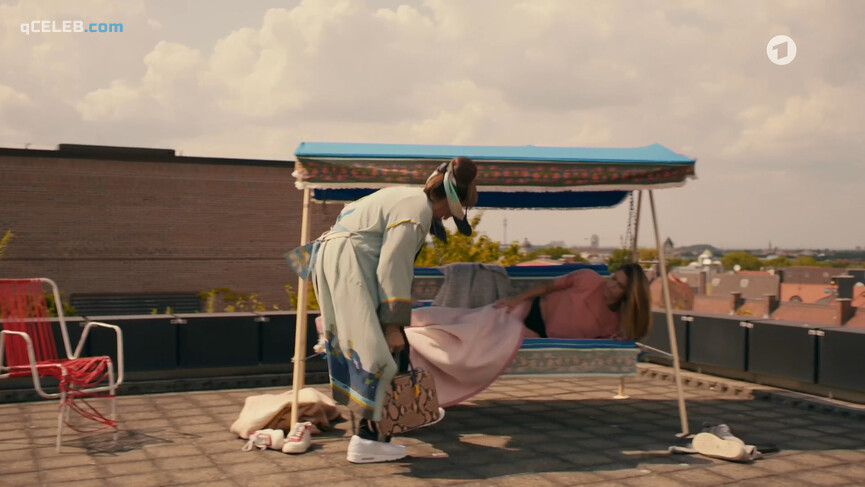 2. Vanessa Mai sexy – Nur mit Dir zusammen (2020)
