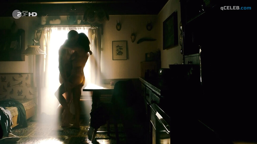 1. Claudia Michelsen nude – Die verlorene Tochter s01e04 (2020)