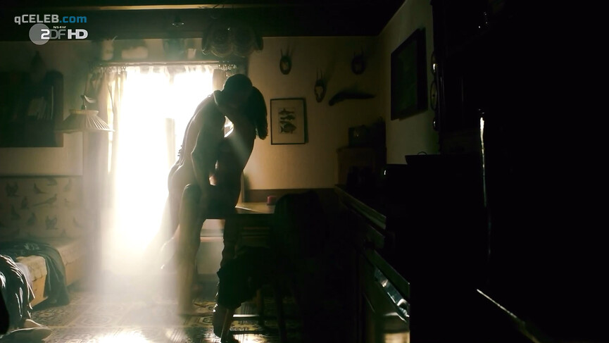 3. Claudia Michelsen nude – Die verlorene Tochter s01e04 (2020)