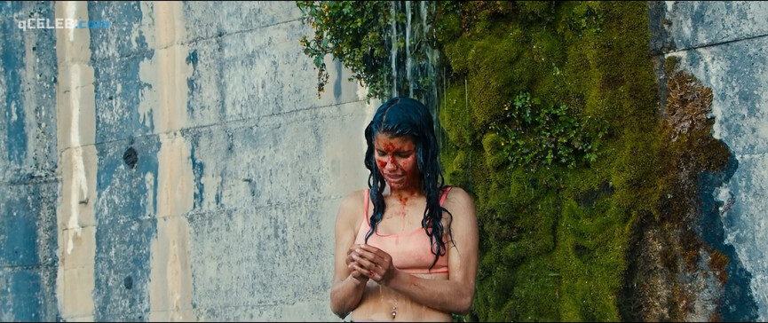 5. Julianne Nicholson sexy, Karen Quintero sexy, Laura Castrillon sexy – Monos (2019)