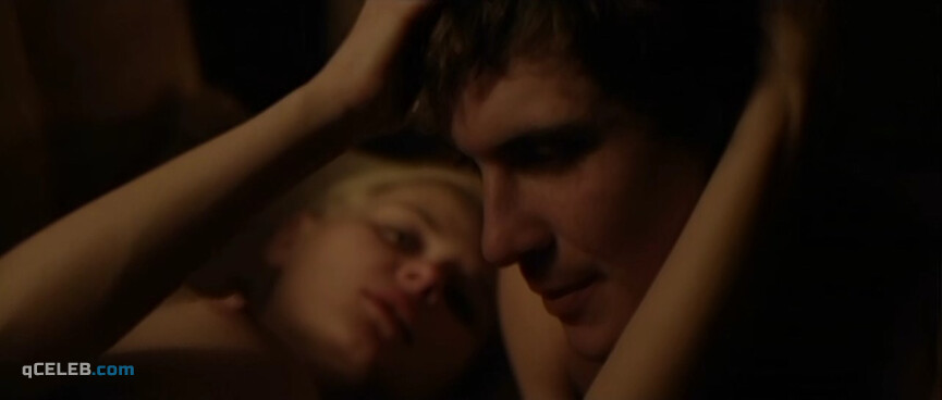 7. Karolina Kominek-Skuratowicz nude, Anna Celejewska sexy, Maria Pawlowska sexy – Karuzela (2014)