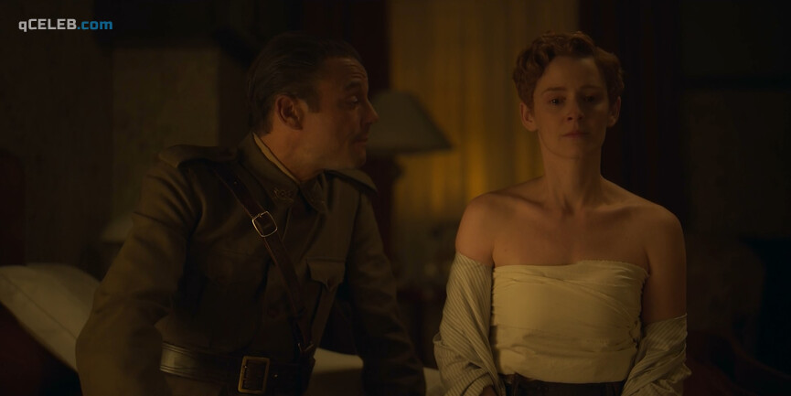 2. Ana Polvorosa nude – Cable Girls s05e05 (2020)