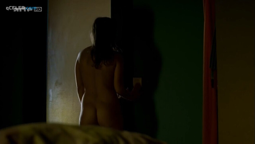 10. Marie Denarnaud nude – Les Vivants et les Morts s01e01 (2009)