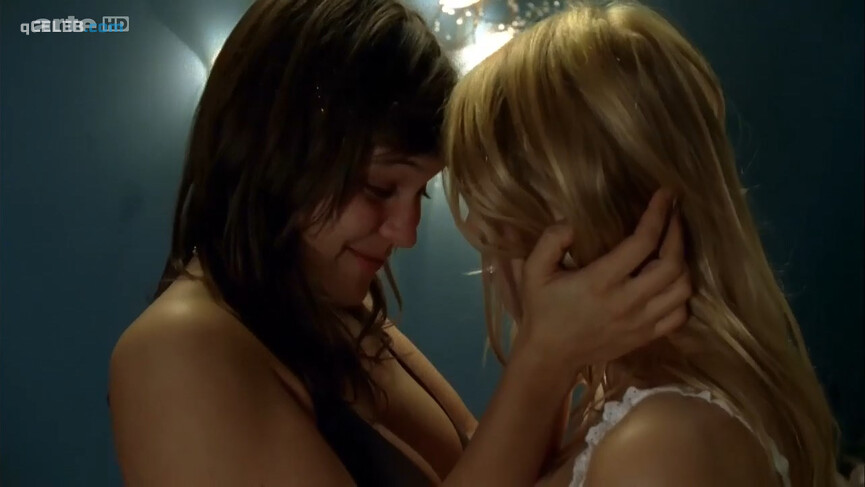 10. Florence Thomassin sexy, Priscilla Attal-Sfez sexy – Les Vivants et les Morts s01e02 (2009)