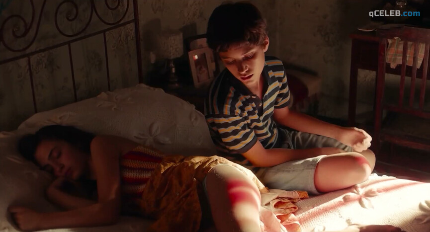 2. Maria Morera Colomer sexy – Life without Sara Amat (2019)