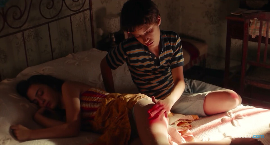 3. Maria Morera Colomer sexy – Life without Sara Amat (2019)