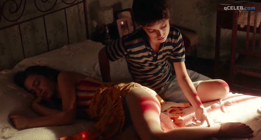 4. Maria Morera Colomer sexy – Life without Sara Amat (2019)