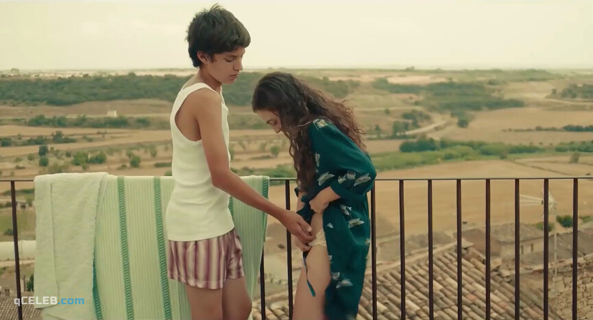 9. Maria Morera Colomer sexy – Life without Sara Amat (2019)