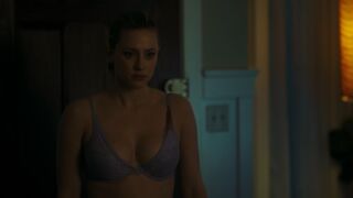 Lili Reinhart sexy, Camila Mendes sexy – Riverdale s04e14 (2020)