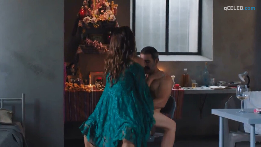 3. Claudia Traisac sexy – Unauthorized Living s02e03 (2020)