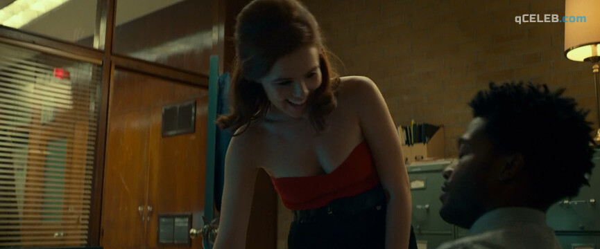 10. Zoey Deutch sexy – Buffaloed (2019)