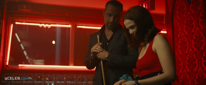 3. Zoey Deutch sexy – Buffaloed (2019)