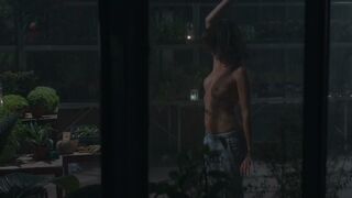 Florence Foresti nude, Perrette Souplex nude – Ladies (2017)