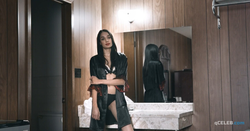 4. Laura Tremblay nude, Sylverine Saul-Nurse sexy – Drowning (2019)