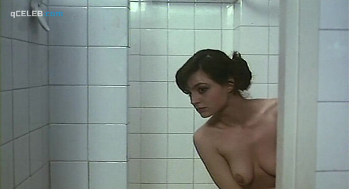 18. Azucena Hernandez nude – El erótico enmascarado (1980)