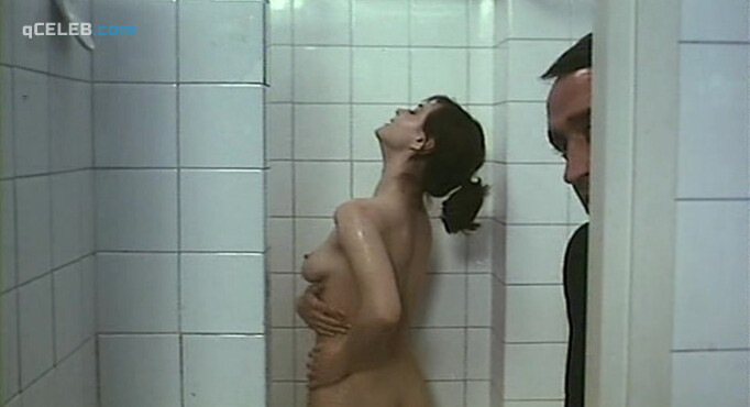 19. Azucena Hernandez nude – El erótico enmascarado (1980)