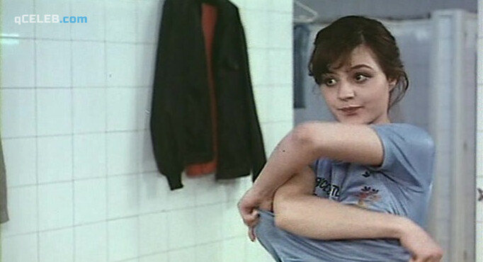 2. Azucena Hernandez nude – El erótico enmascarado (1980)